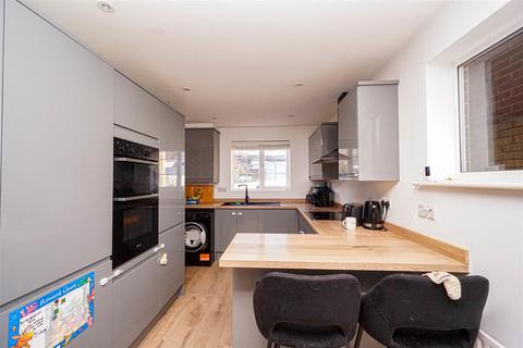 3 bedroom detached house for sale, Monarch Gardens, St. Leonards-On-Sea