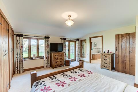 4 bedroom detached house for sale, Bournebridge Lane, Stapleford Abbotts, RM4