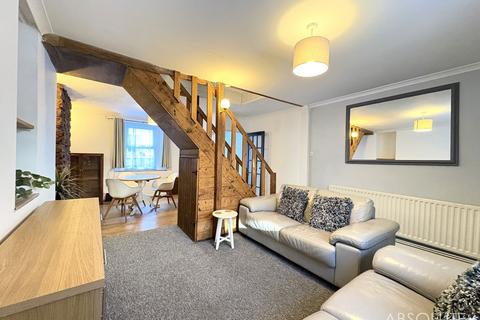 2 bedroom cottage to rent, Princes Street, Paignton, TQ3