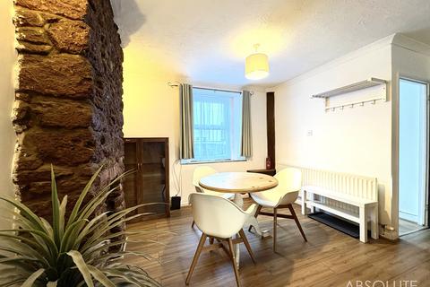 2 bedroom cottage to rent, Princes Street, Paignton, TQ3