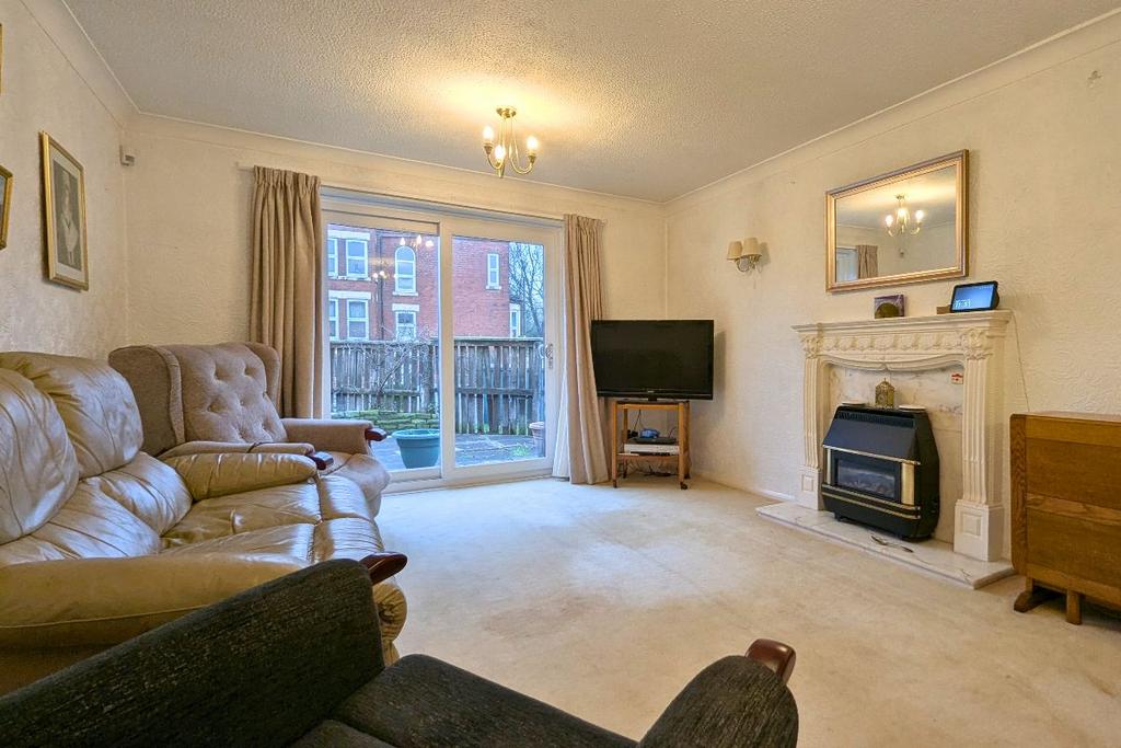House in Leeds, West Yorkshire - View 2