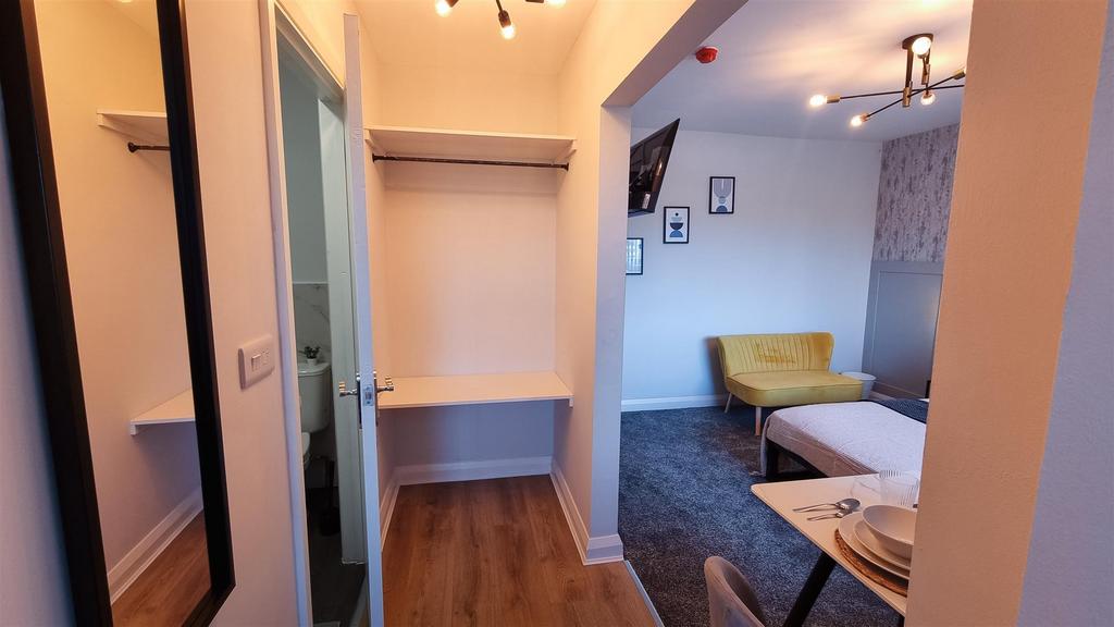 21. Room 3.jpg