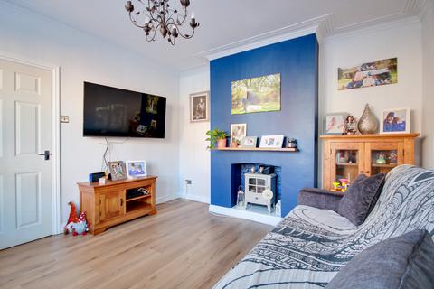3 bedroom semi-detached house for sale, SHOLING! GUIDE PRICE £325,000 - £350,000! SOUTHERLY ASPECT GARDEN!
