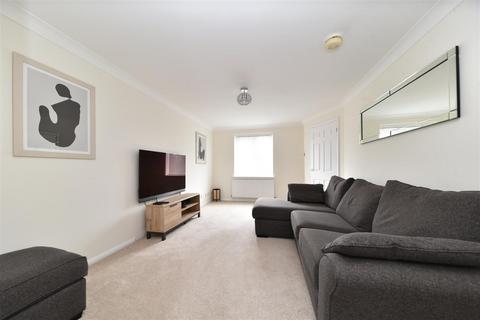 3 bedroom semi-detached house to rent, Tamar Close, Stevenage
