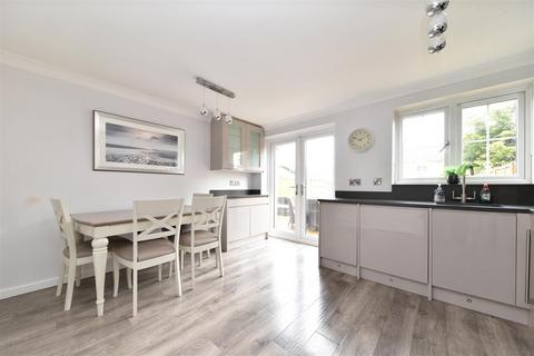 3 bedroom semi-detached house to rent, Tamar Close, Stevenage