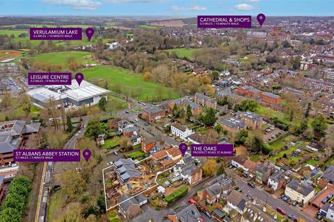 4 bedroom detached house for sale, The Oaks, St. Albans