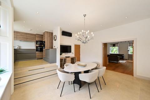 3 bedroom flat to rent, Lowndes Square, Belgravia SW1X