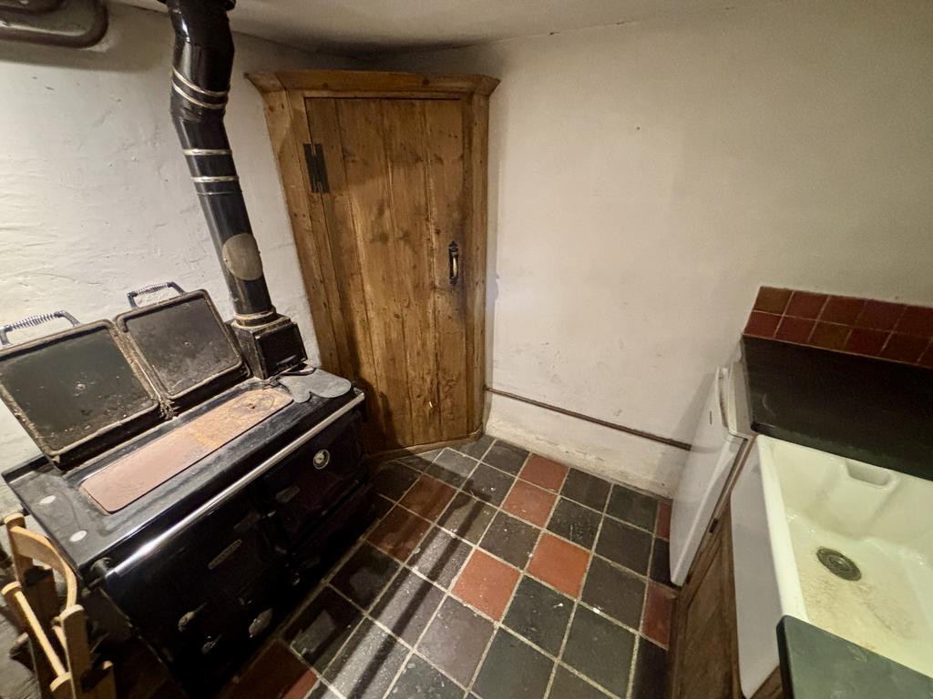 Kitchen (second image)