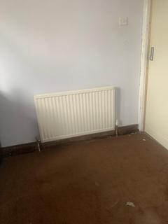 1 bedroom in a house share to rent, Glebelands Avenue, Ilford IG2