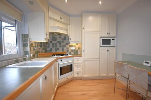 3 bedroom maisonette to rent, 15 Windsor Court, The Esplanade, Penarth, CF64 3AT
