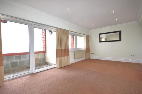 3 bedroom maisonette to rent, 15 Windsor Court, The Esplanade, Penarth, CF64 3AT