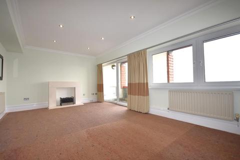 3 bedroom maisonette to rent, 15 Windsor Court, The Esplanade, Penarth, CF64 3AT