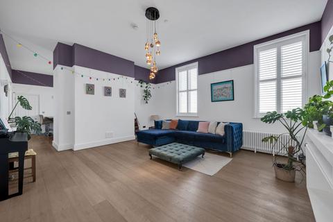 3 bedroom flat for sale, Parade Ground Path, London SE18