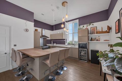 3 bedroom flat for sale, Parade Ground Path, London SE18