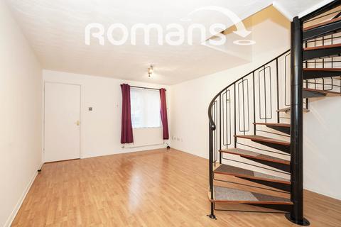 2 bedroom terraced house to rent, West Highland Road, Swindon, SN25