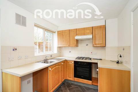 2 bedroom terraced house to rent, West Highland Road, Swindon, SN25