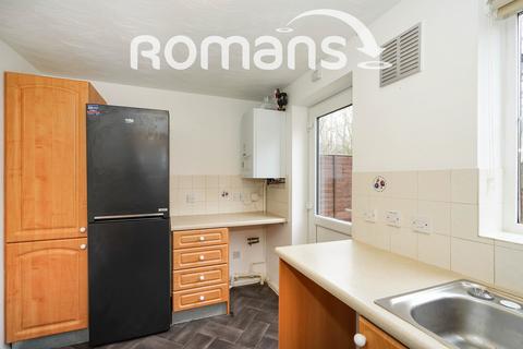 2 bedroom terraced house to rent, West Highland Road, Swindon, SN25