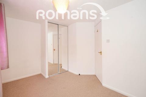 2 bedroom terraced house to rent, West Highland Road, Swindon, SN25
