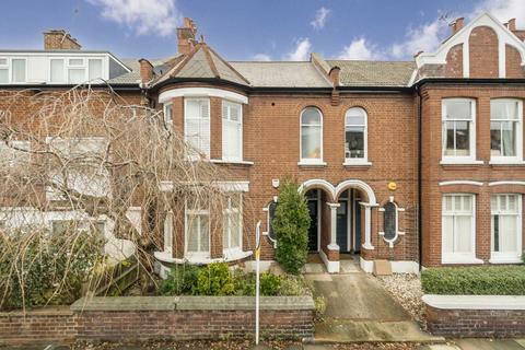 2 bedroom flat to rent, Burnbury Road, London SW12