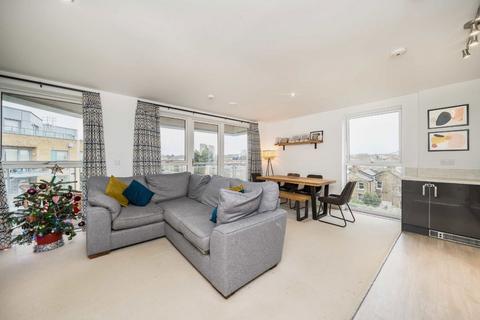 2 bedroom flat for sale, Loughborough Park, London SW9