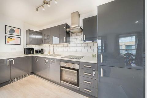 2 bedroom flat for sale, Loughborough Park, London SW9