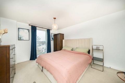 2 bedroom flat for sale, Loughborough Park, London SW9