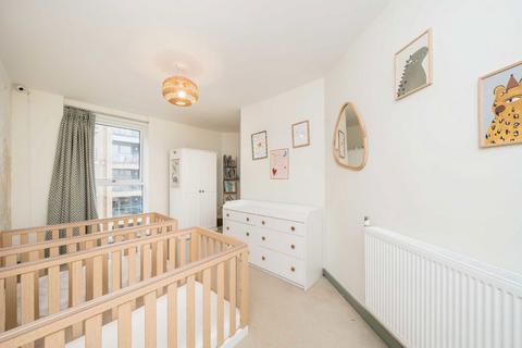 2 bedroom flat for sale, Loughborough Park, London SW9