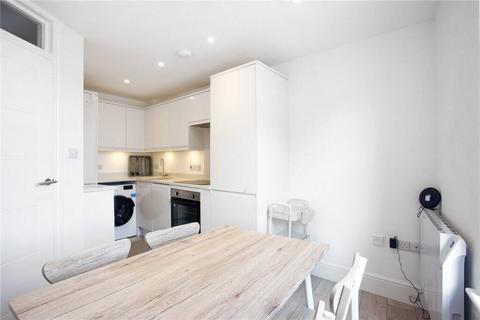 2 bedroom apartment to rent, Mead House, Winchester, Furnished