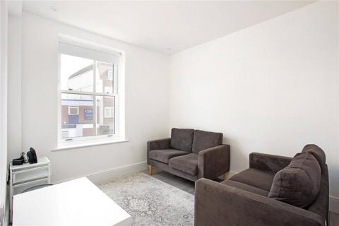 2 bedroom apartment to rent, Mead House, Winchester, Furnished