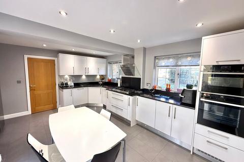 4 bedroom detached house for sale, Minchin Green, Binfield, RG42