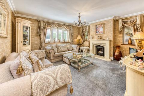 4 bedroom detached house to rent, Paradise Lane, Slade Heath, Wolverhampton, Staffordshire, WV10