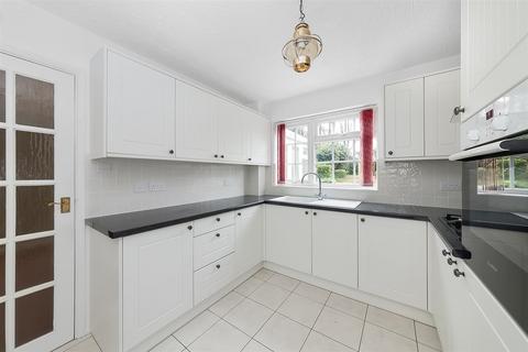 undefined, Victoria Avenue, South Croydon CR2
