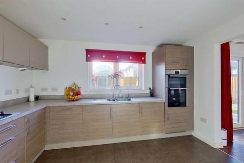 4 bedroom detached house to rent, Aiken Grange, Milton Keynes MK10