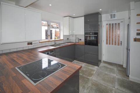 3 bedroom semi-detached house for sale, Plaw Hatch Close, Bishop's Stortford, Hertfordshire, CM23