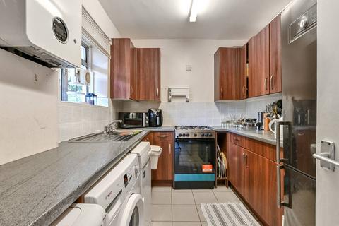 2 bedroom flat to rent, Shacklewell Road, Hackney, London, N16