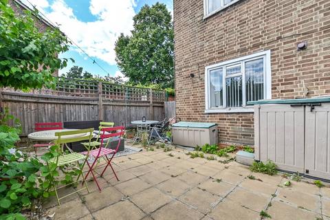 undefined, Shacklewell Road, Hackney, London, N16