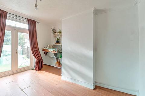 3 bedroom terraced house for sale, Eardley Road, Streatham Common, London, SW16