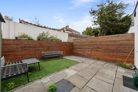 1 bedroom apartment for sale, Waterside Crayford DA1