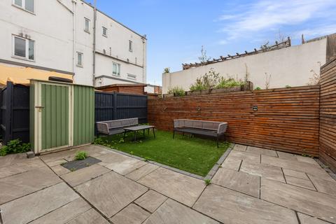 1 bedroom apartment for sale, Waterside Crayford DA1