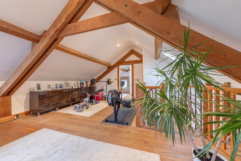 Versatile further Reception/Bedroom