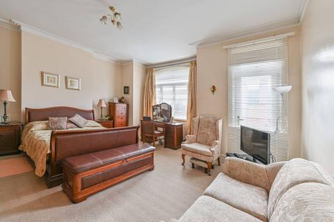4 bedroom end of terrace house for sale, Gleneldon Road, Streatham Common, London, SW16