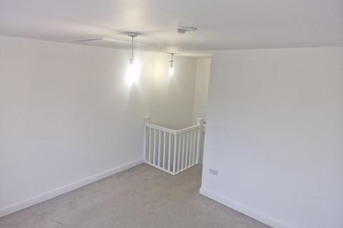 1 bedroom maisonette to rent, Robin Hood Mews, Albert Road, Luton, Bedfordshire, LU1
