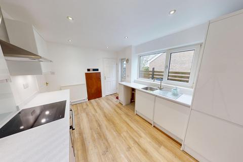 3 bedroom detached house to rent, Guilsborough Road, Ravensthorpe, NN6 8EW