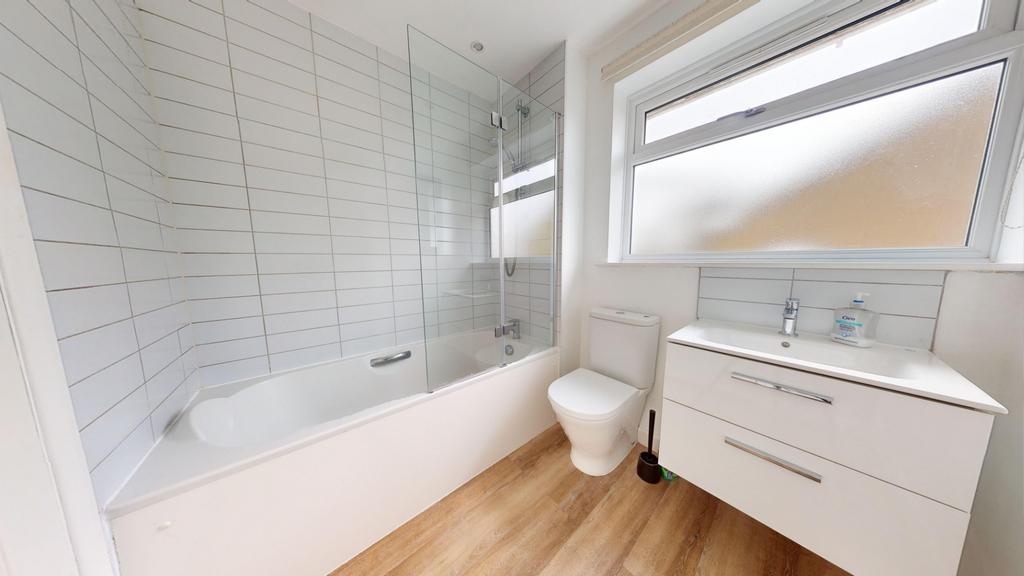 Main bathroom