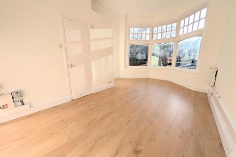 Studio to rent, Queens Avenue, Muswell Hill N10