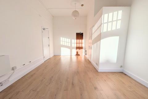 Studio to rent, Queens Avenue, Muswell Hill N10