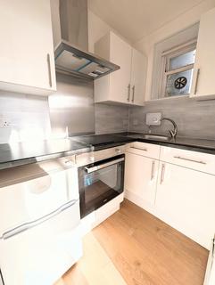 Studio to rent, Queens Avenue, Muswell Hill N10