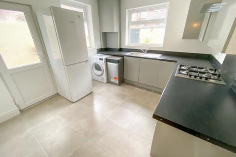 3 bedroom house to rent, Rosslyn Street, ,