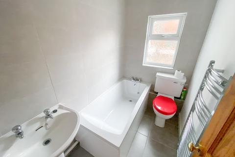 3 bedroom house to rent, Rosslyn Street, ,