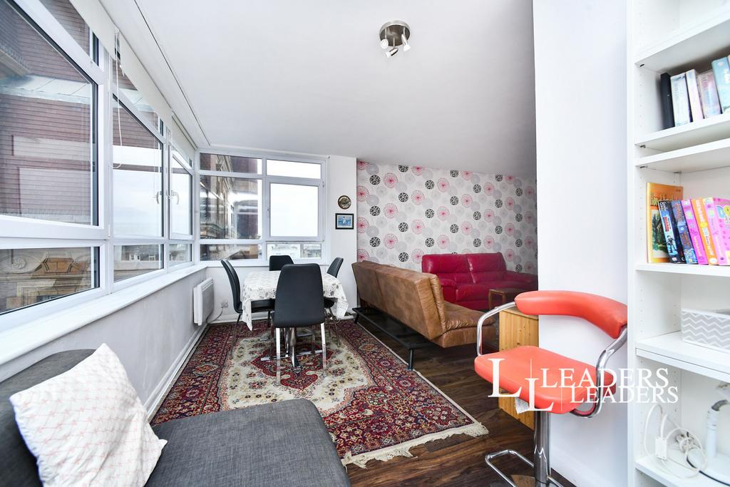 Apartment in East Sussex, Brighton and Hove - View 3